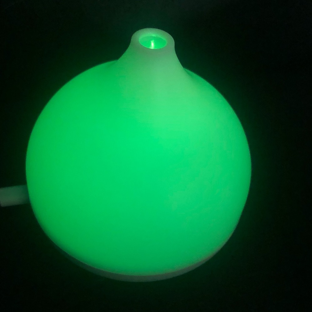 Color Changing Lights Diffuser - Picture 2 of 3